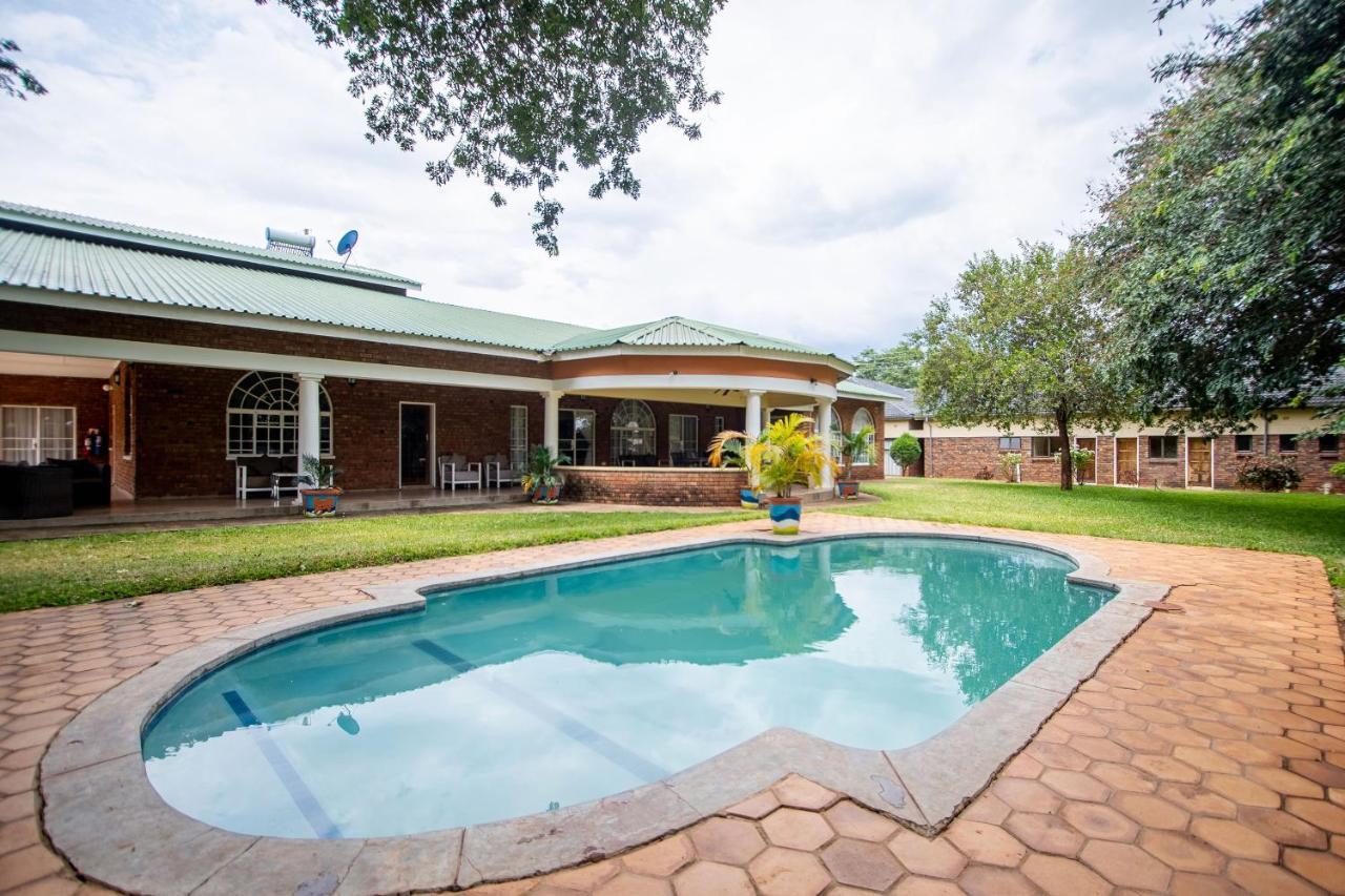 The Victoria Falls Deluxe Suites Kültér fotó