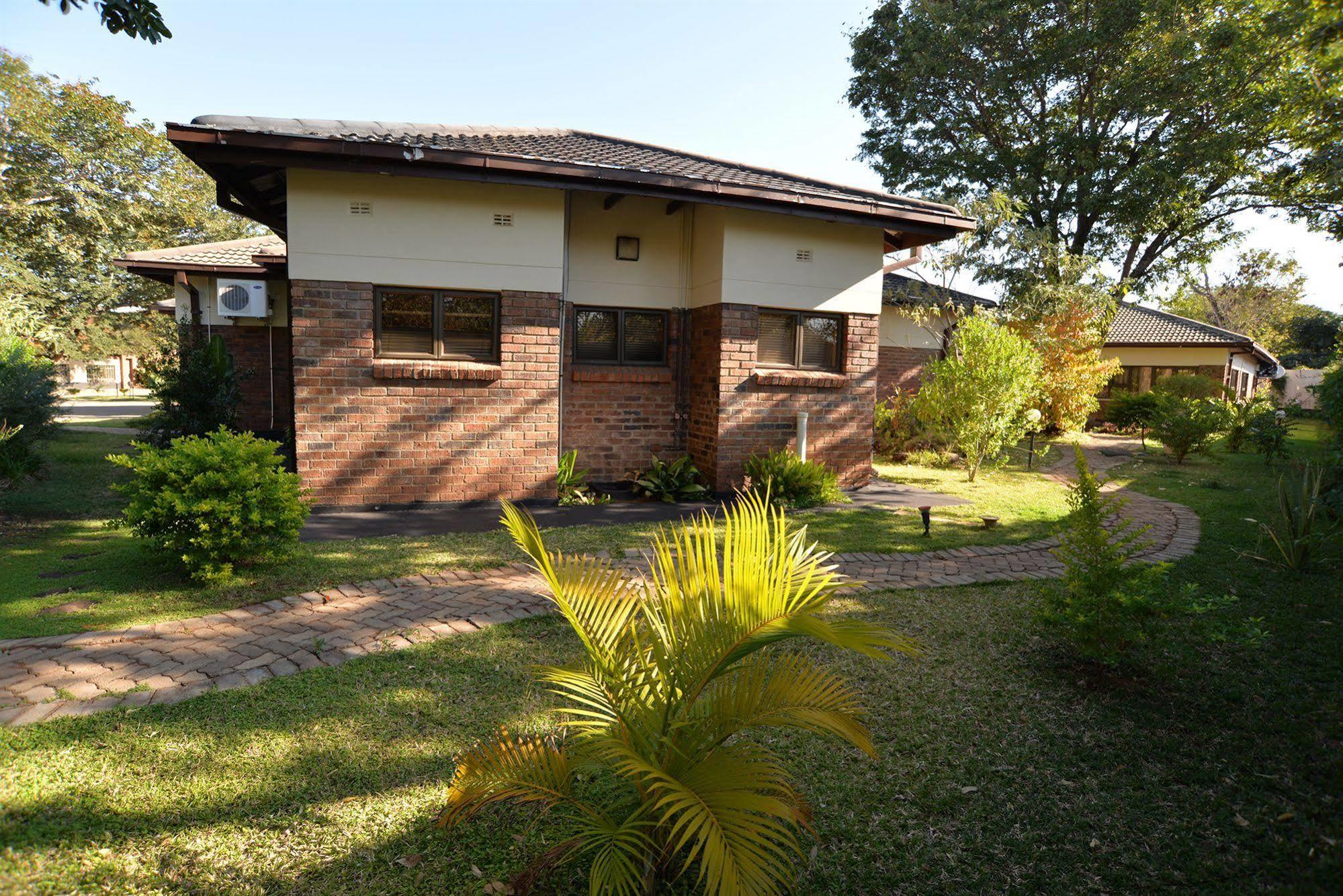 The Victoria Falls Deluxe Suites Kültér fotó